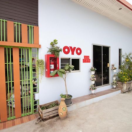 Готель Oyo 644 Pong Pai House Бангкок Екстер'єр фото