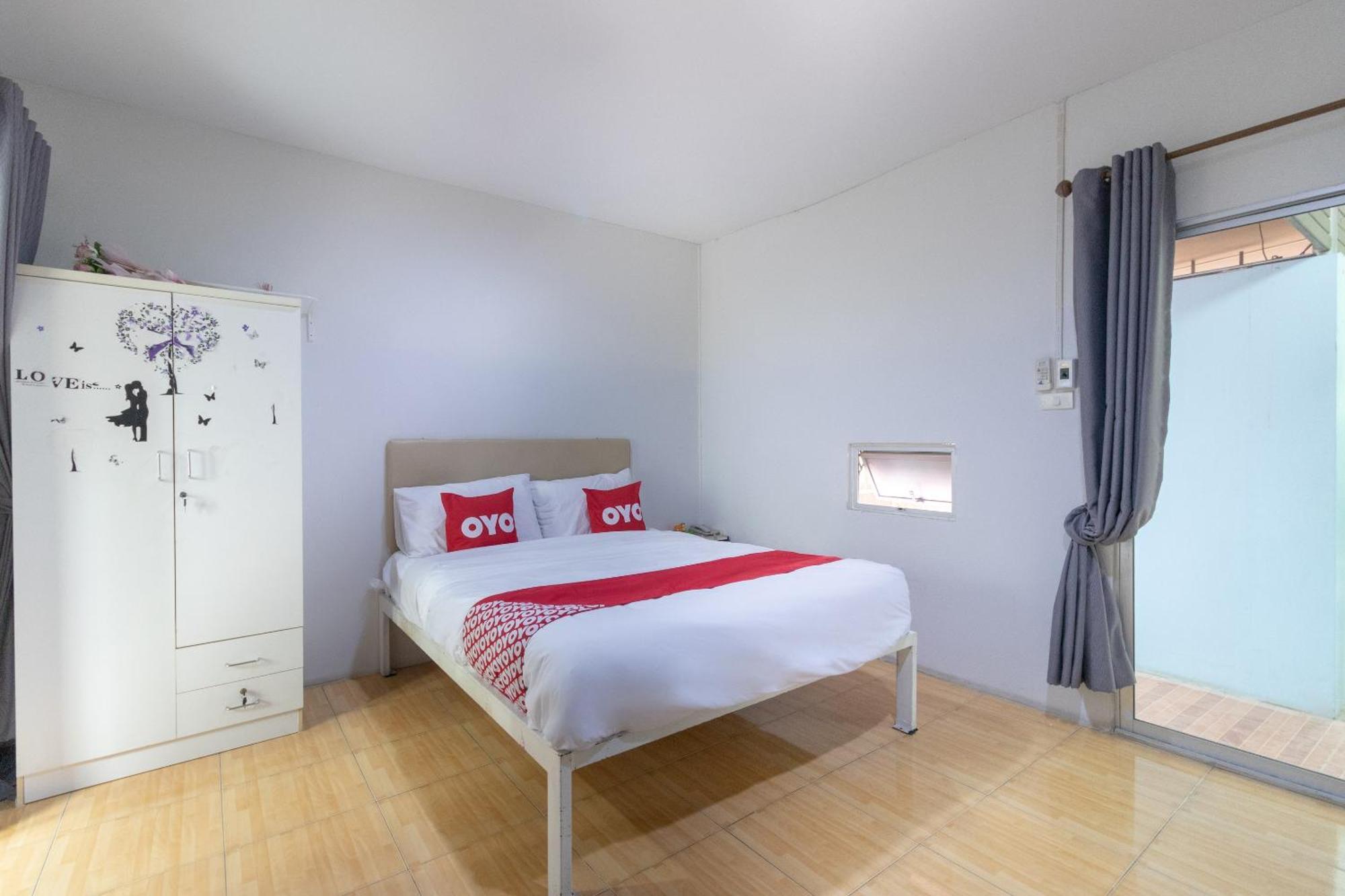 Готель Oyo 644 Pong Pai House Бангкок Екстер'єр фото