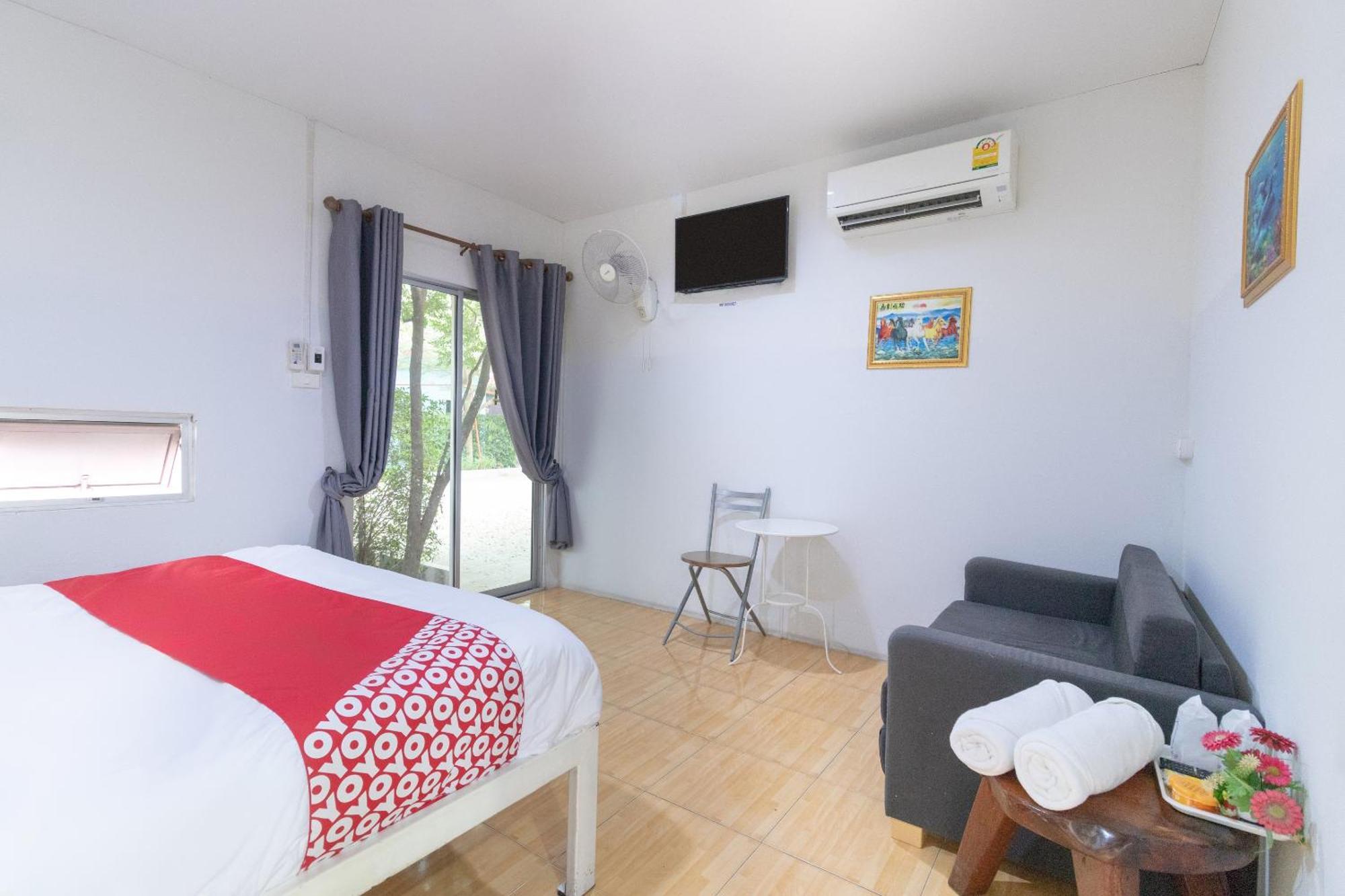 Готель Oyo 644 Pong Pai House Бангкок Екстер'єр фото
