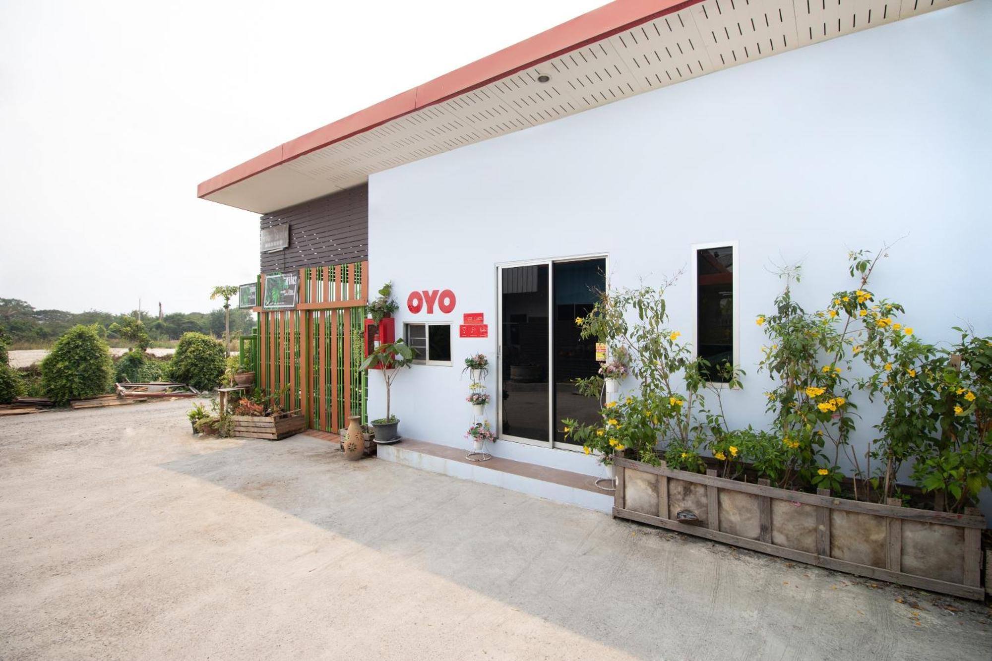 Готель Oyo 644 Pong Pai House Бангкок Екстер'єр фото