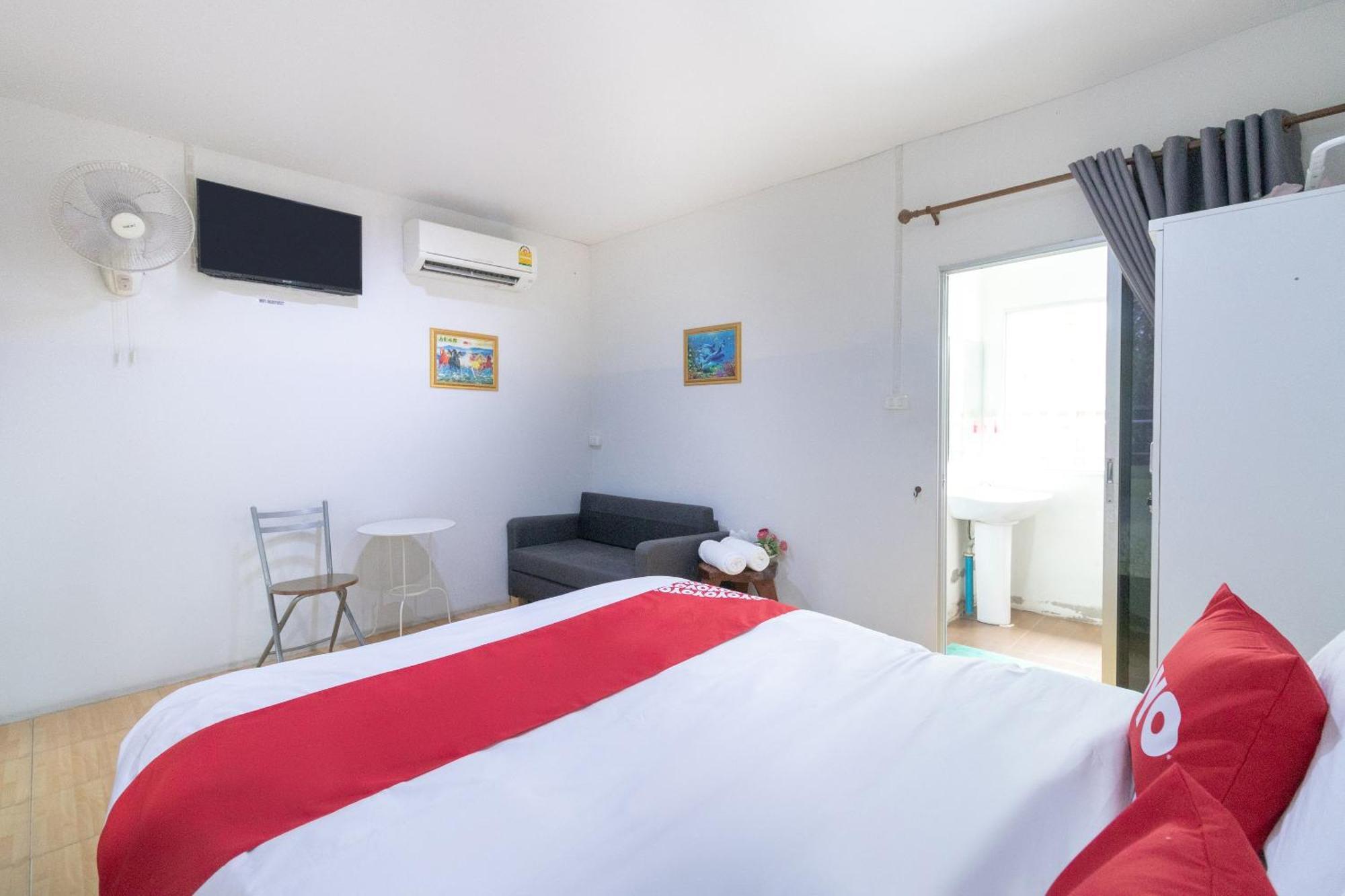Готель Oyo 644 Pong Pai House Бангкок Екстер'єр фото