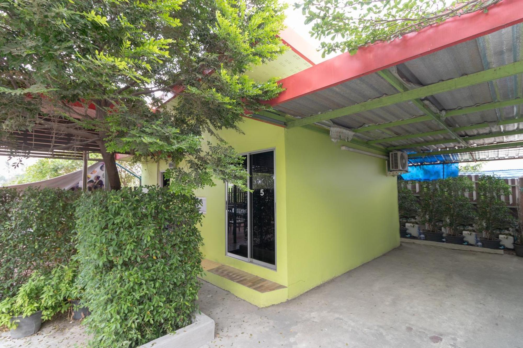 Готель Oyo 644 Pong Pai House Бангкок Екстер'єр фото