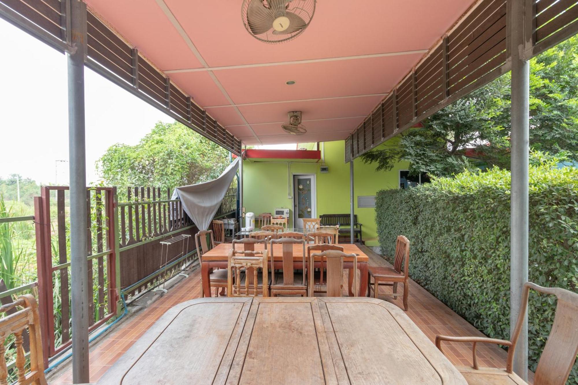 Готель Oyo 644 Pong Pai House Бангкок Екстер'єр фото